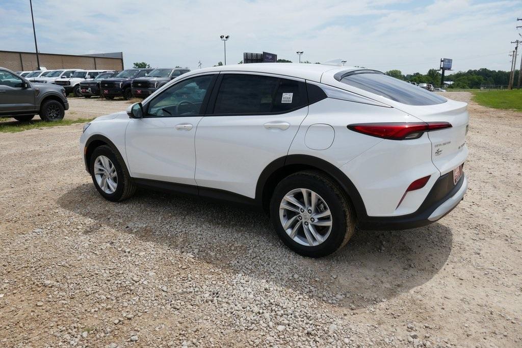 new 2025 Buick Envista car, priced at $23,562