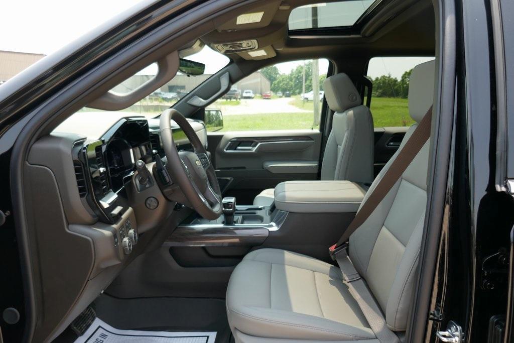 new 2025 Chevrolet Silverado 1500 car, priced at $57,370
