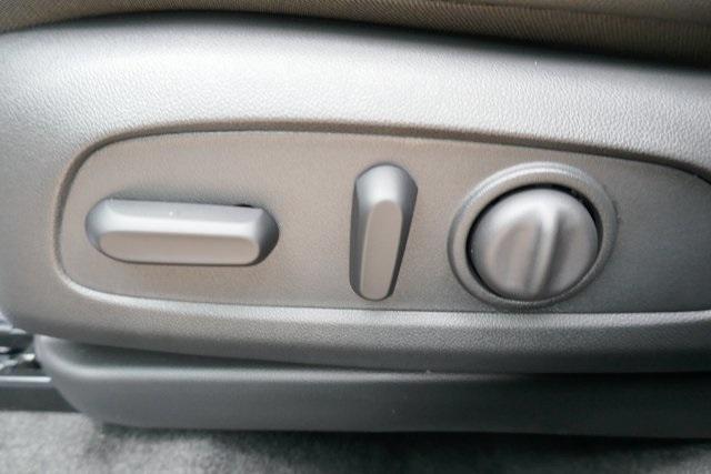 new 2025 Buick Envista car, priced at $26,002