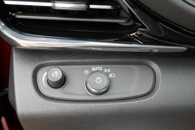 new 2025 Buick Envista car, priced at $26,002