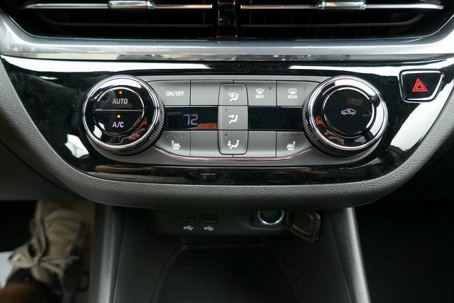 new 2025 Buick Envista car, priced at $26,002