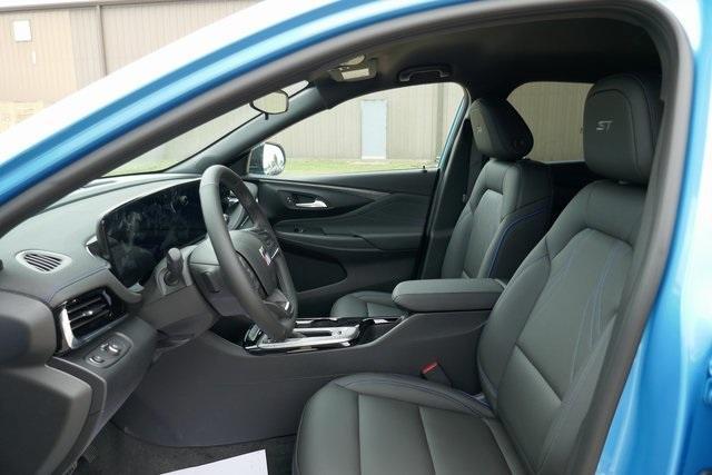 new 2025 Buick Envista car, priced at $26,002
