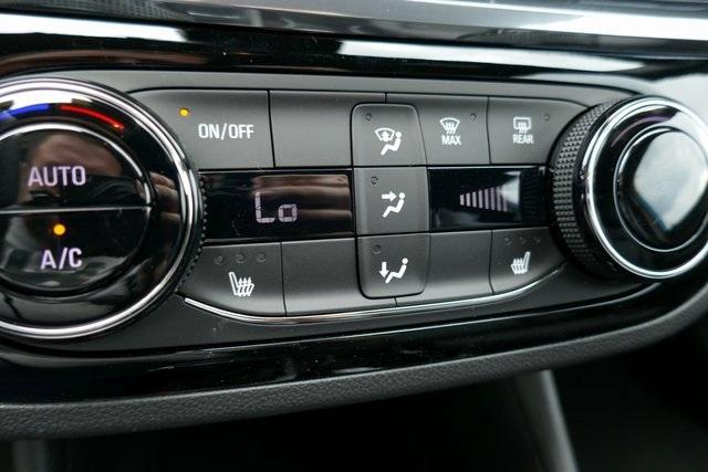 new 2025 Buick Envista car, priced at $26,002