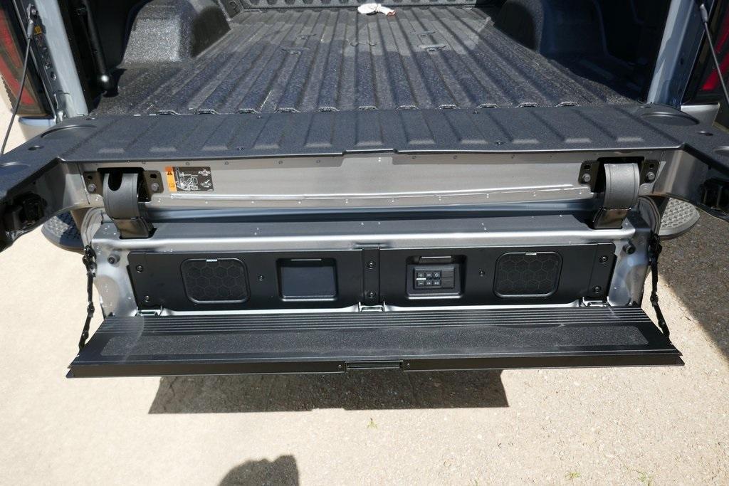 new 2025 GMC Sierra 2500 car, priced at $83,054