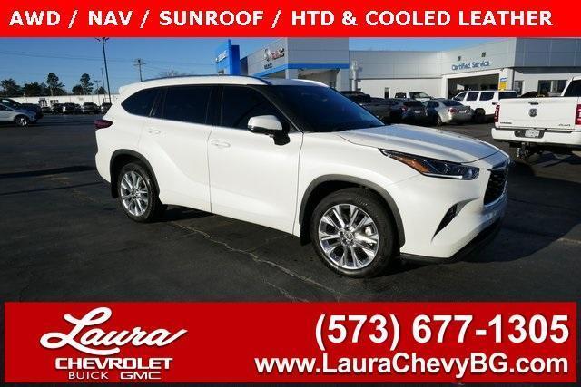 used 2021 Toyota Highlander car, priced at $35,495