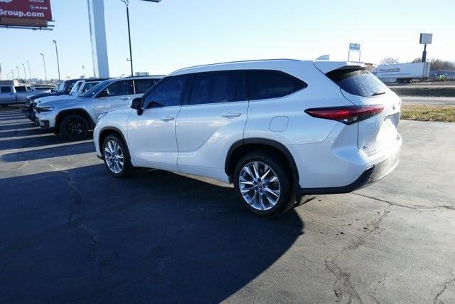 used 2021 Toyota Highlander car, priced at $35,495