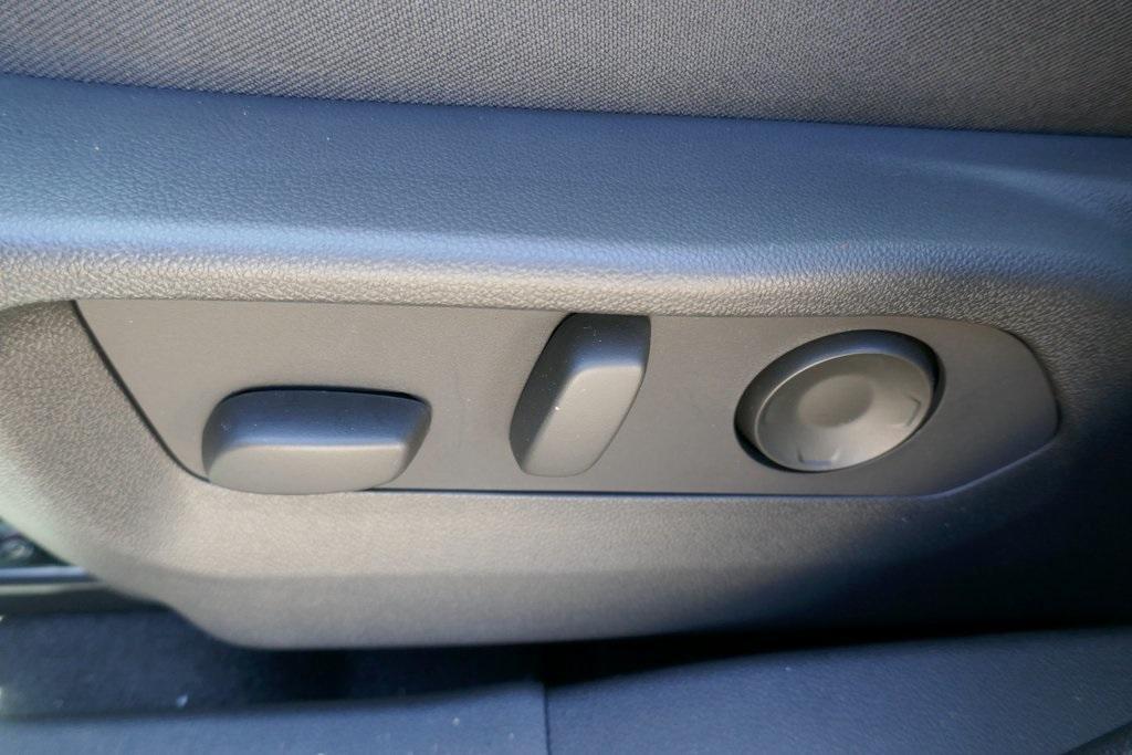 new 2025 Buick Envision car, priced at $40,834