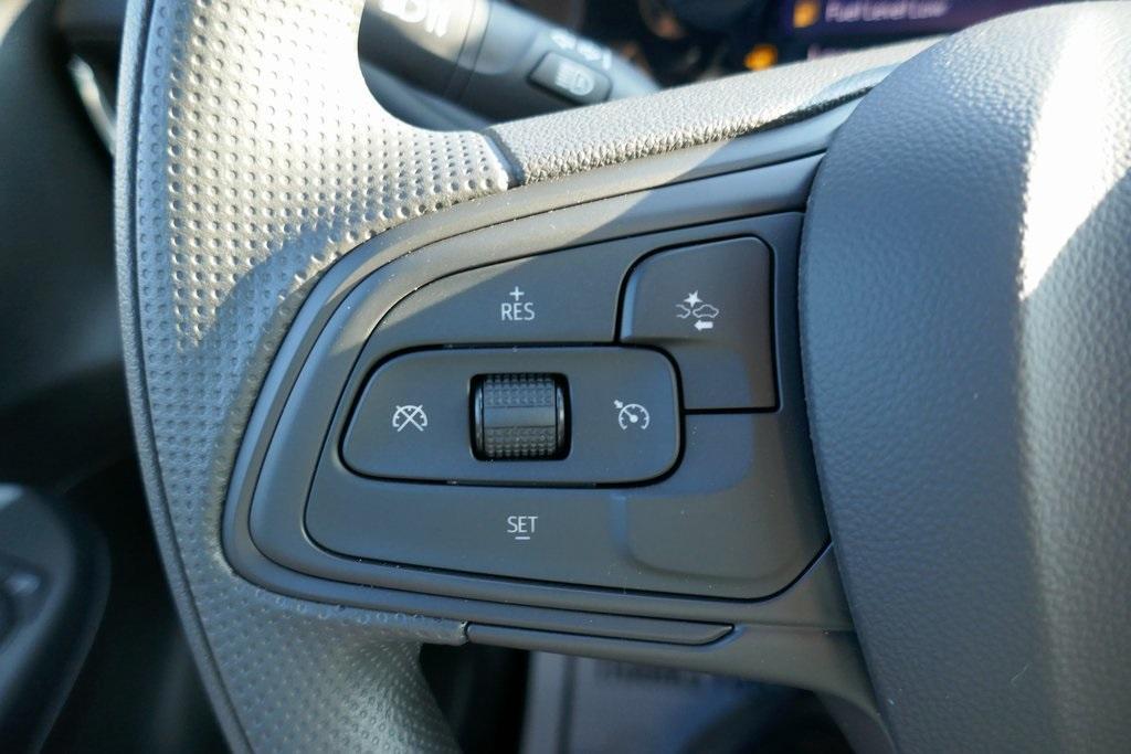 new 2025 Buick Envista car, priced at $24,602