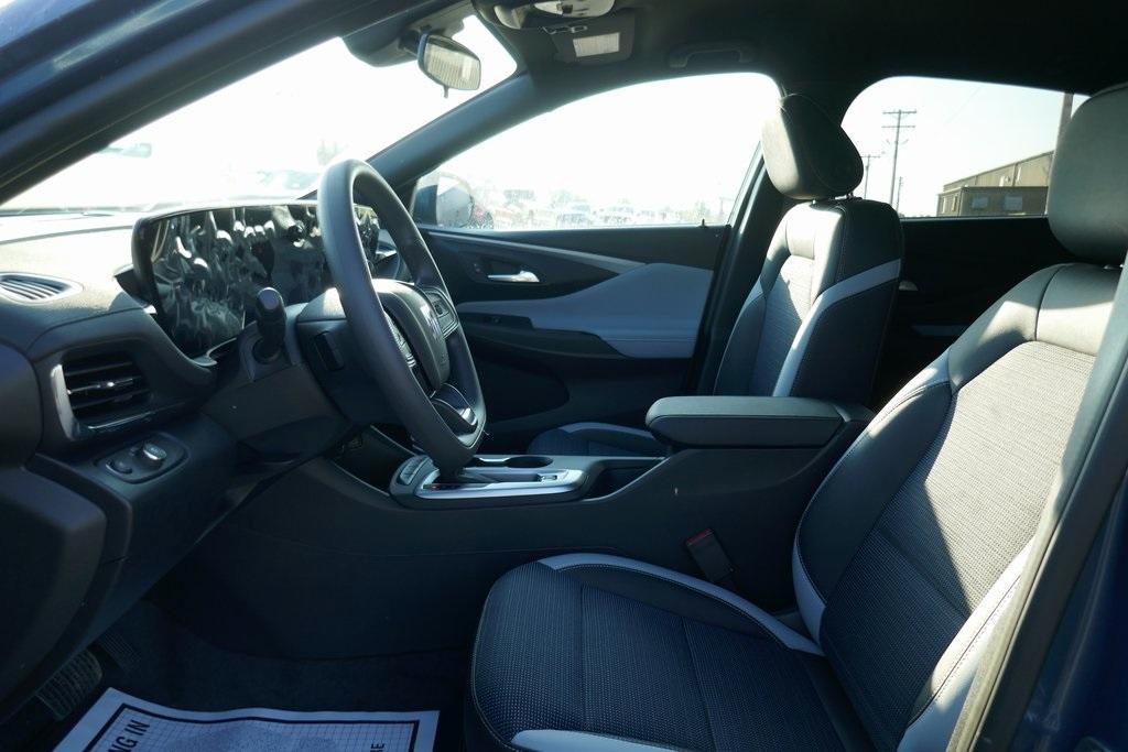 new 2025 Buick Envista car, priced at $24,602