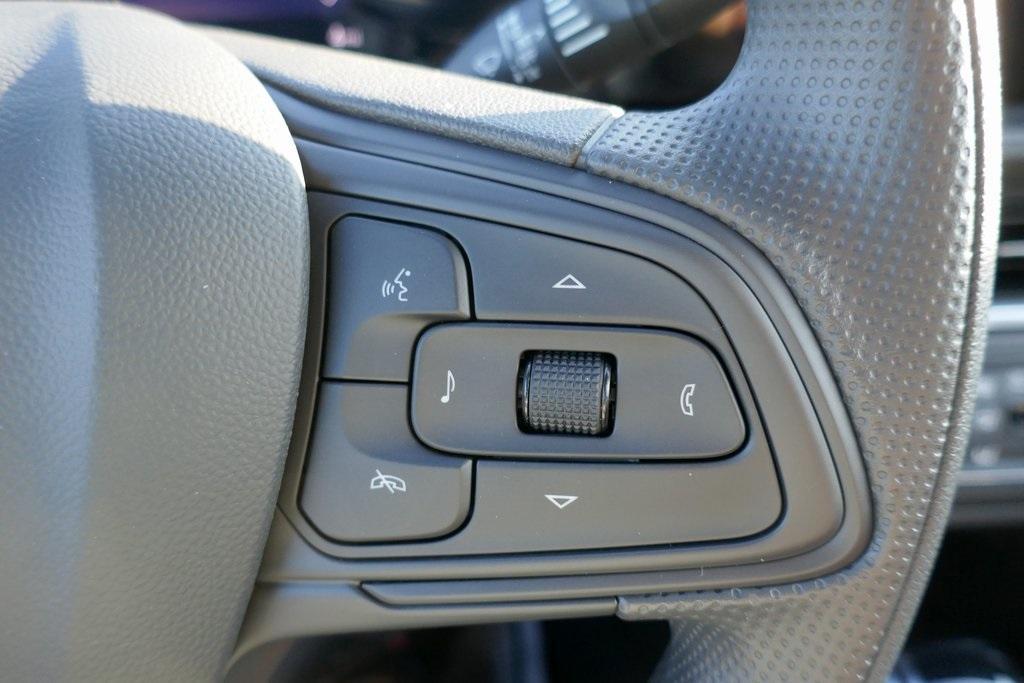 new 2025 Buick Envista car, priced at $24,602
