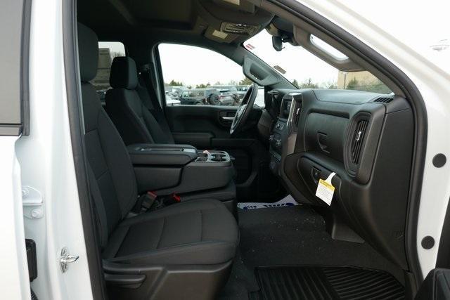 new 2025 Chevrolet Silverado 1500 car, priced at $40,334