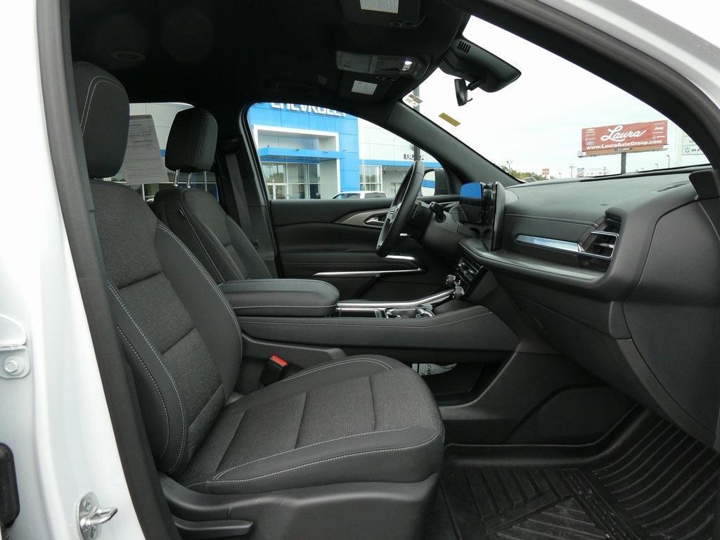 used 2024 Chevrolet Traverse car, priced at $35,495