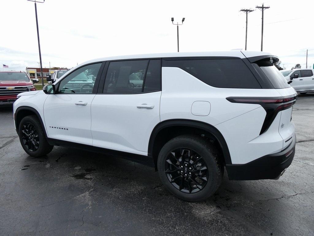 used 2024 Chevrolet Traverse car, priced at $35,495