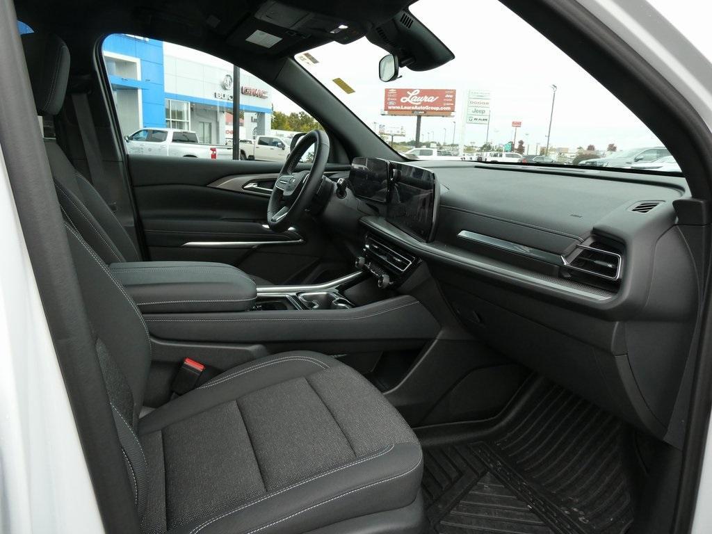 used 2024 Chevrolet Traverse car, priced at $35,495