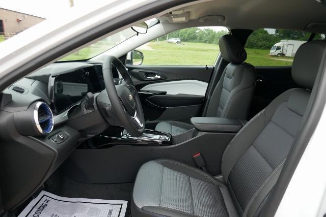 new 2025 Chevrolet Trax car, priced at $22,353