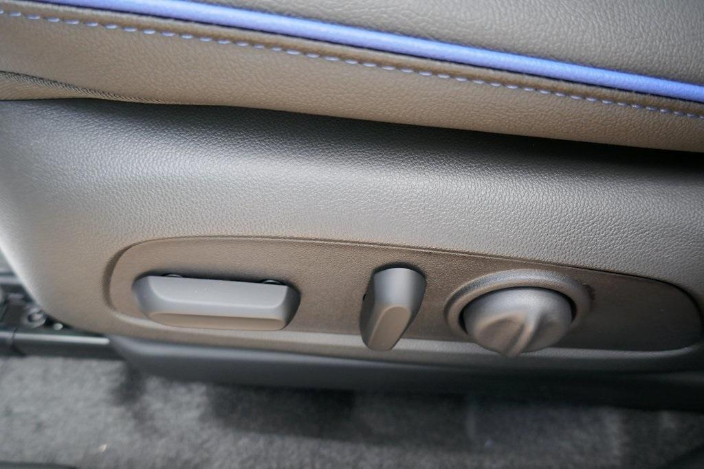 new 2025 Buick Envista car, priced at $26,572