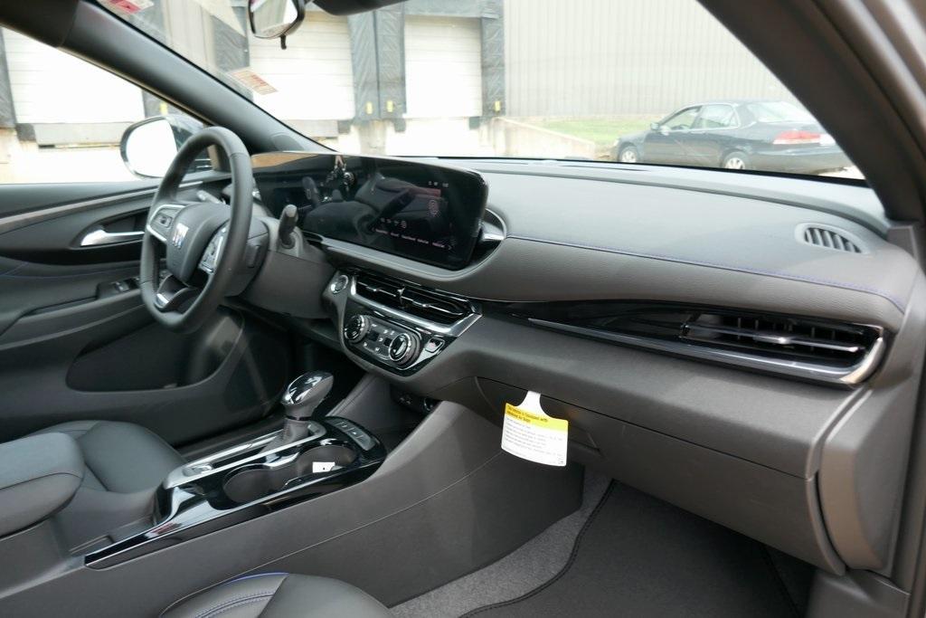 new 2025 Buick Envista car, priced at $26,572