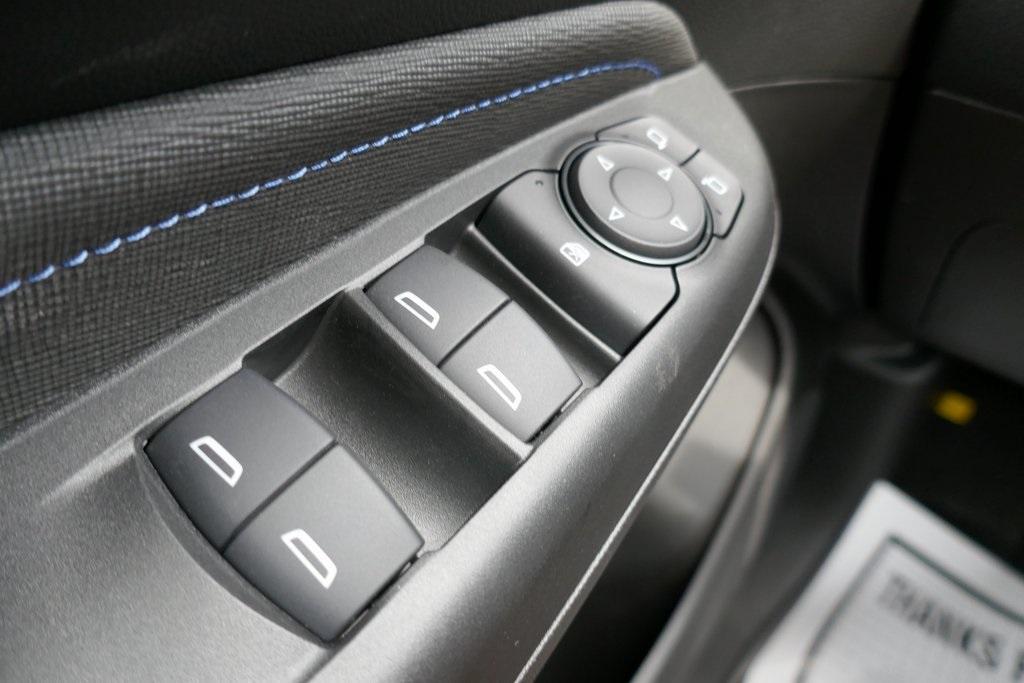 new 2025 Buick Envista car, priced at $26,572