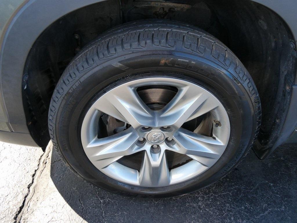 used 2015 Toyota Highlander car, priced at $18,995