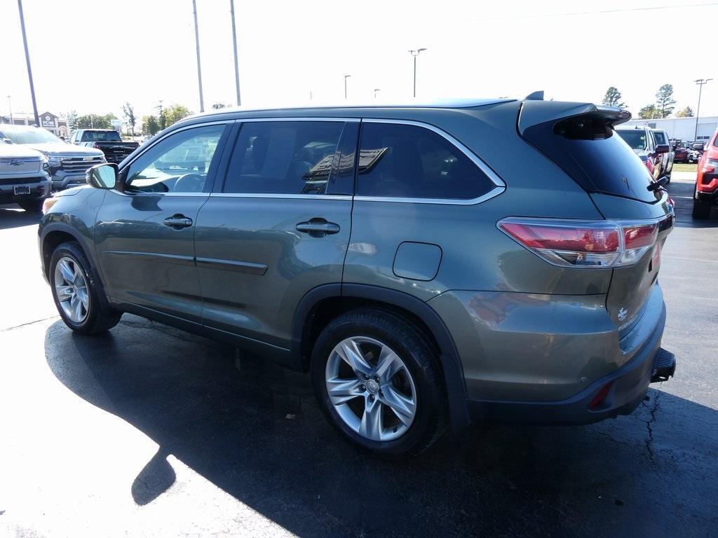 used 2015 Toyota Highlander car, priced at $18,995