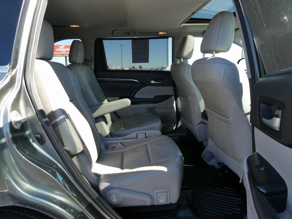 used 2015 Toyota Highlander car, priced at $18,995