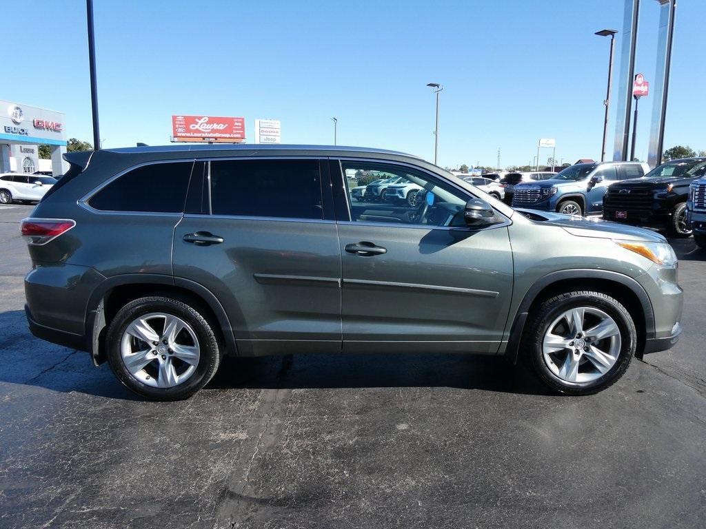 used 2015 Toyota Highlander car, priced at $18,995