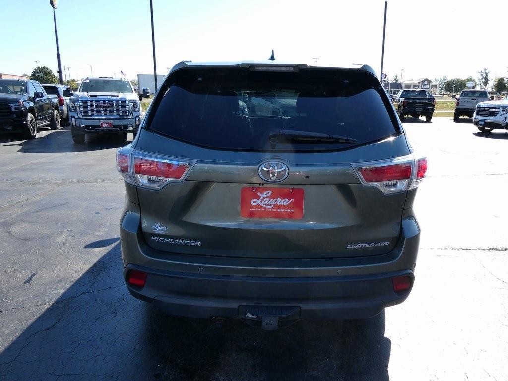 used 2015 Toyota Highlander car, priced at $18,995