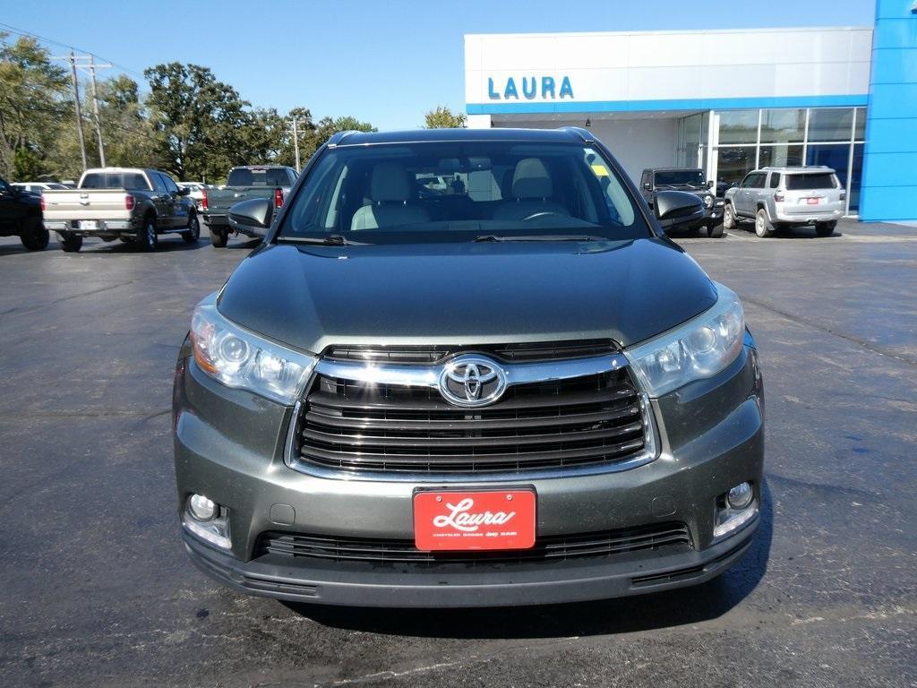 used 2015 Toyota Highlander car, priced at $18,995