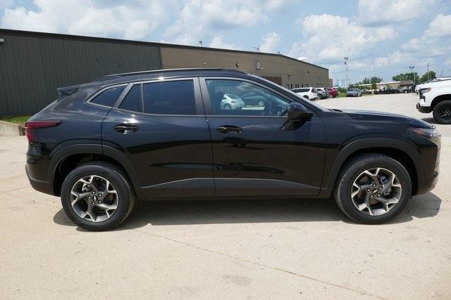 new 2025 Chevrolet Trax car, priced at $23,698