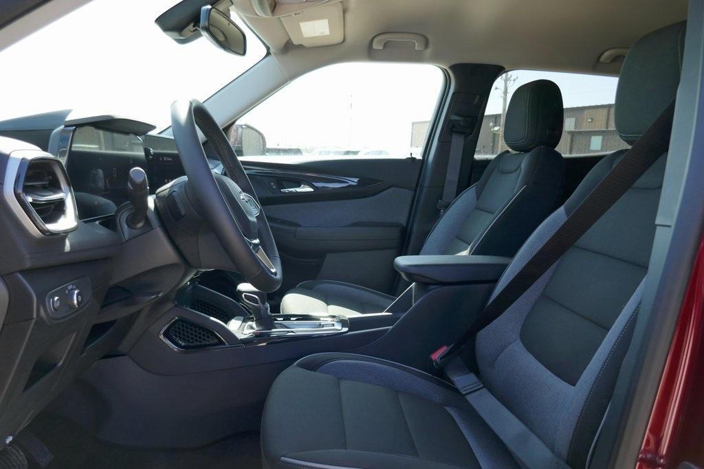 new 2025 Chevrolet TrailBlazer car, priced at $26,297