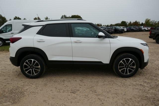 new 2025 Chevrolet TrailBlazer car, priced at $27,597