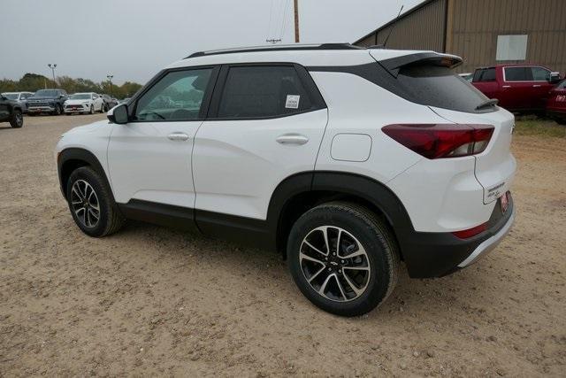 new 2025 Chevrolet TrailBlazer car, priced at $27,597