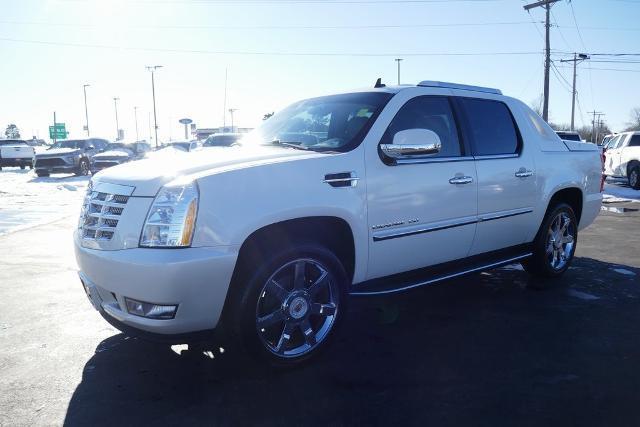 used 2013 Cadillac Escalade EXT car, priced at $21,995