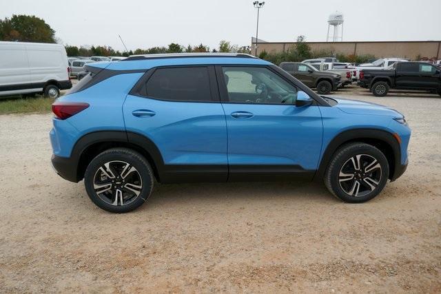 new 2025 Chevrolet TrailBlazer car, priced at $27,004