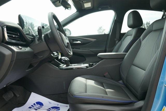 new 2025 Buick Envista car, priced at $26,002