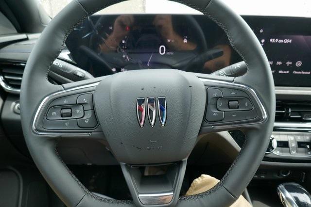 new 2025 Buick Envista car, priced at $26,002