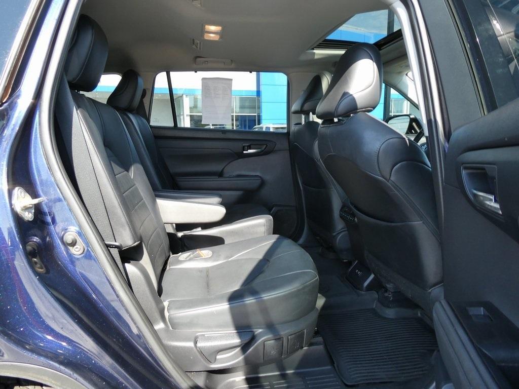 used 2021 Toyota Highlander car, priced at $31,995