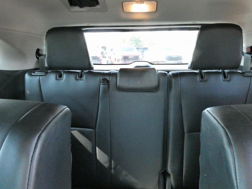 used 2021 Toyota Highlander car, priced at $31,995