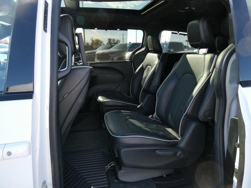 used 2024 Chrysler Pacifica Hybrid car, priced at $31,995