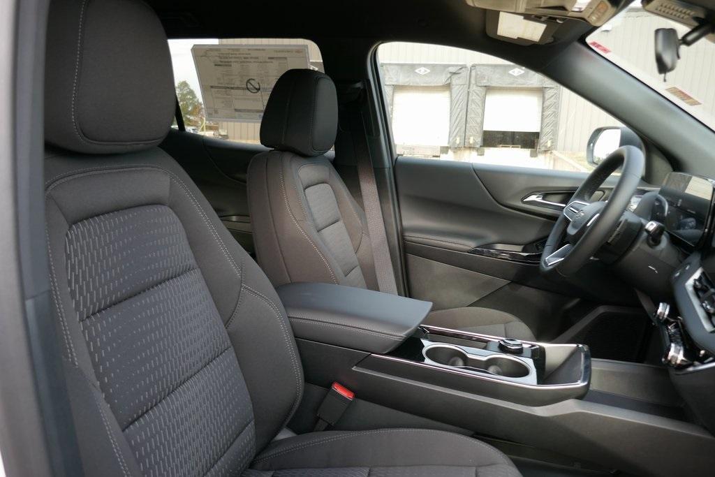 new 2026 Chevrolet Equinox car, priced at $29,531