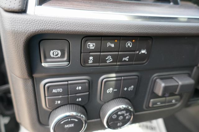 new 2025 Chevrolet Suburban car, priced at $81,784