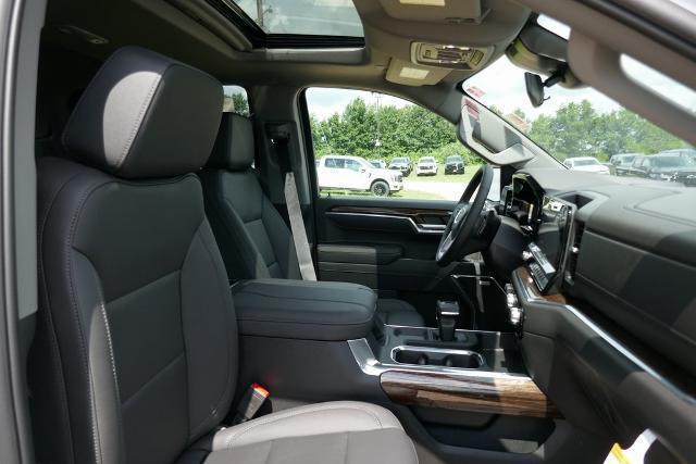 new 2025 GMC Sierra 1500 car, priced at $57,102