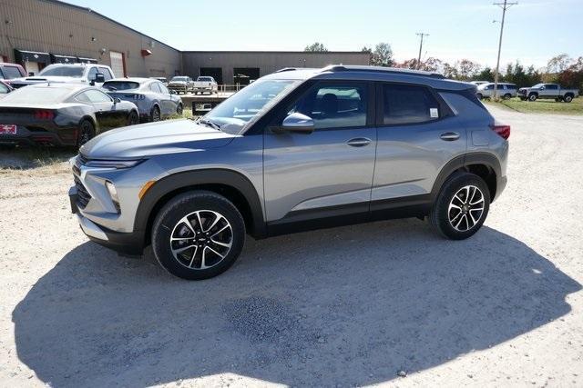 new 2025 Chevrolet TrailBlazer car, priced at $27,597