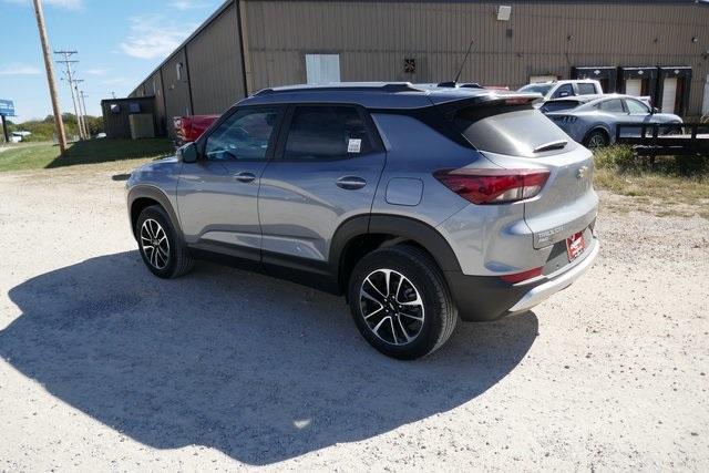 new 2025 Chevrolet TrailBlazer car, priced at $27,597