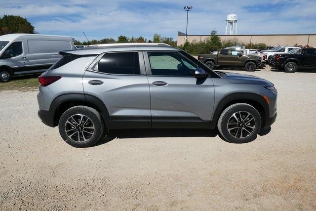 new 2025 Chevrolet TrailBlazer car, priced at $27,597