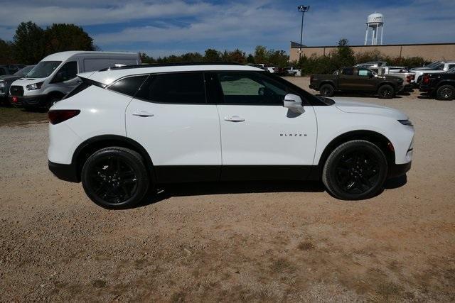 new 2025 Chevrolet Blazer car