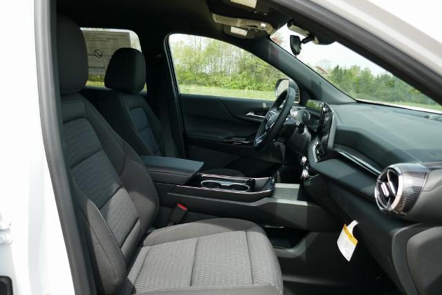 new 2025 Chevrolet Equinox car, priced at $27,607