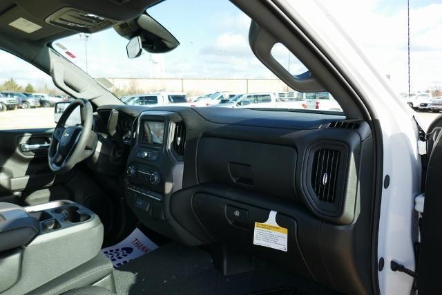 new 2025 Chevrolet Silverado 1500 car, priced at $40,334