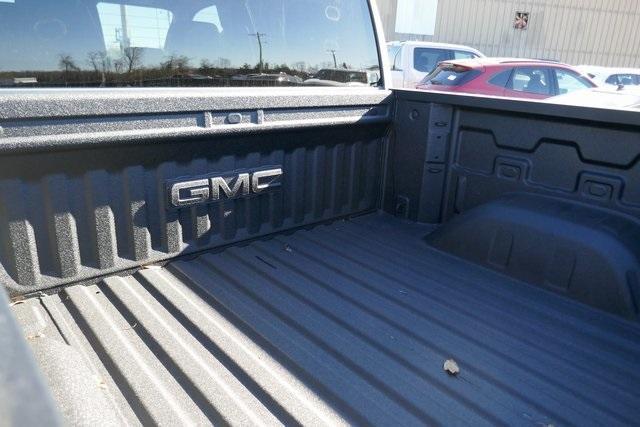 new 2025 GMC Sierra 1500 car, priced at $50,752