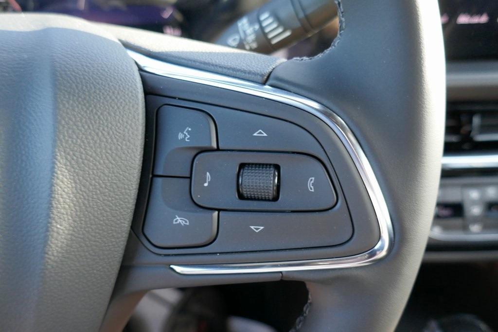 new 2025 Buick Envista car, priced at $26,572